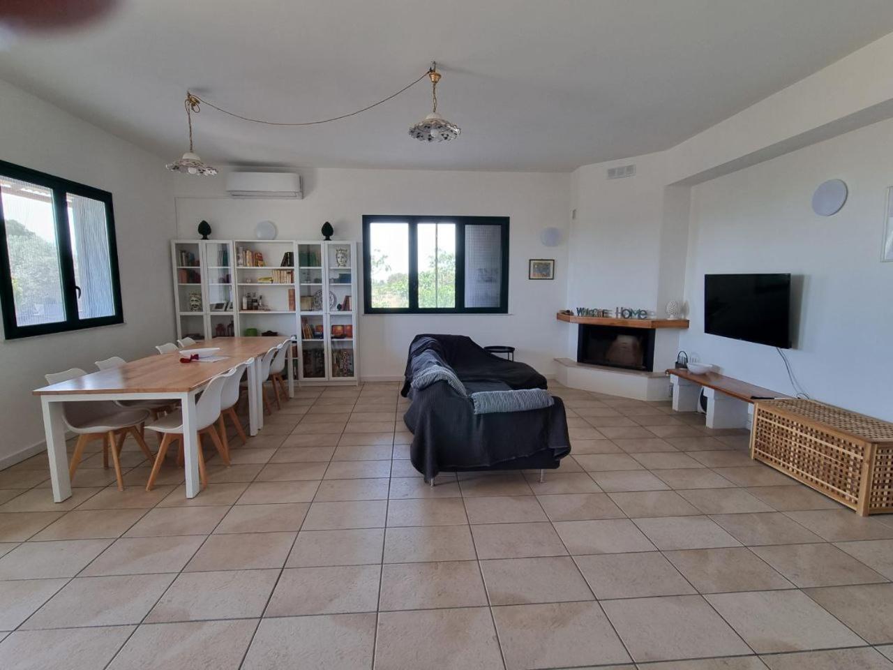 Accogliente Villa Con Piscina 卡尔塔吉罗 外观 照片