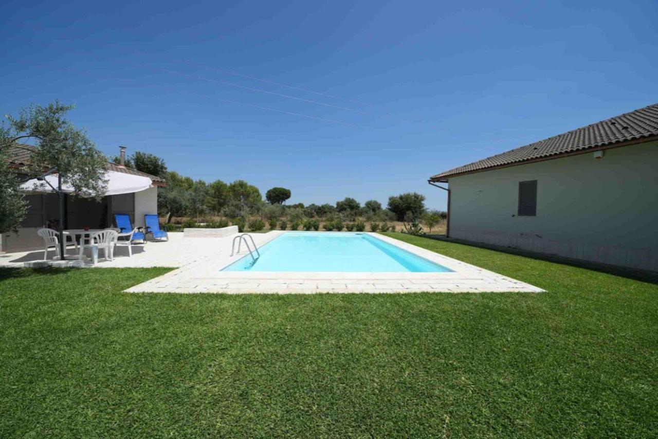 Accogliente Villa Con Piscina 卡尔塔吉罗 外观 照片